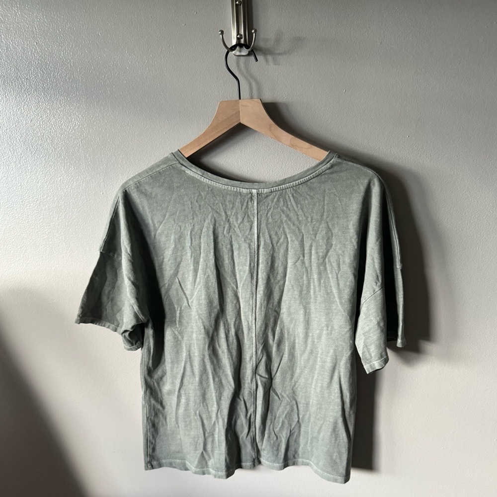 Lucky Brand Tee - Picture 2 of 16